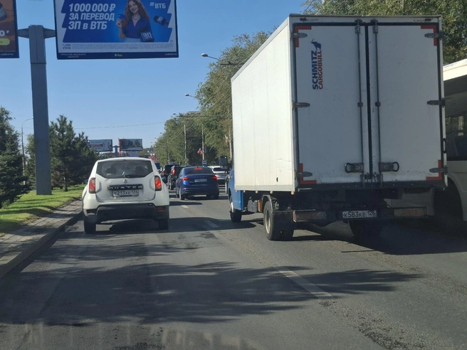 Утром 2 сентября на Первой Продольной образовалась пробка | Источник: Тимофей Крылов / V1.RU