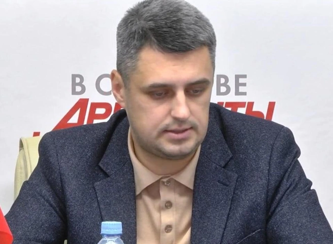 Первый замминистра дорожного строительства рассказал о ремонте трасс | Источник: Саратов / Vkvideo.ru