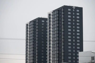 Во Владивостоке мужчина разбился насмерть, выпав из окна