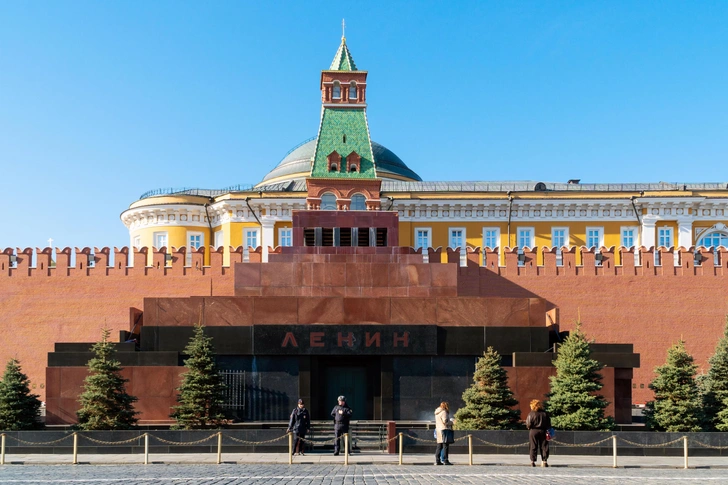 7 октября 1993 года в Москве ликвидировали пост № 1 у Мавзолея В. И. | Источник: Nuamfolio/Shutterstock/Fotodom.ru