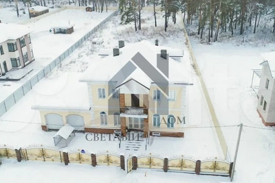 Трехэтажный коттедж в стиле барокко продают в Фирсово