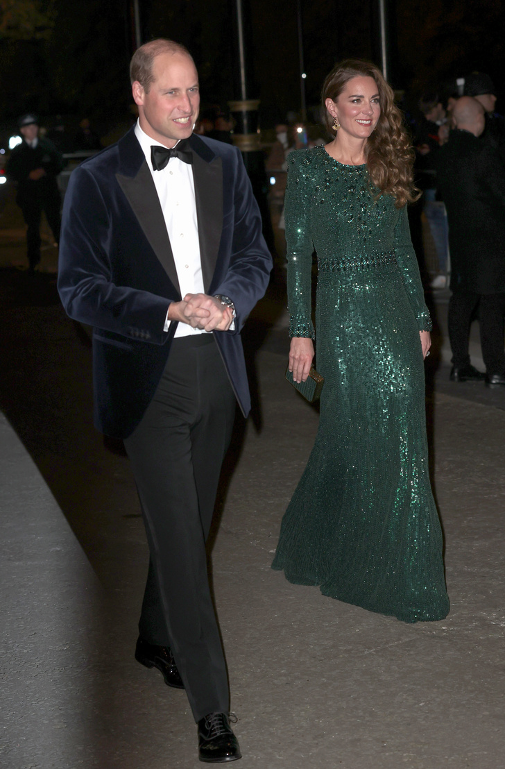 Тысячи малахитовых пайеток и аристократичная улыбка: Кейт Миддлтон в сверкающем платье Jenny Peckham блистает на вечере в Альберт-Холле