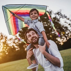 «Подрастешь — узнаешь»: 8 фраз родителей, которые разрушают детскую самооценку