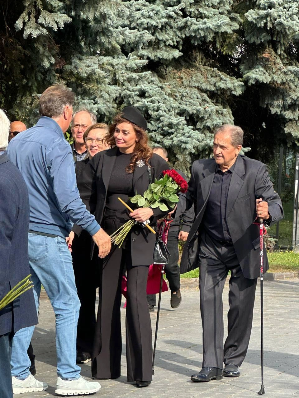 Проводить в последний путь Сергея Чепикова пришла бывшая жена | Источник: Индира Лебедева / StarHit.ru