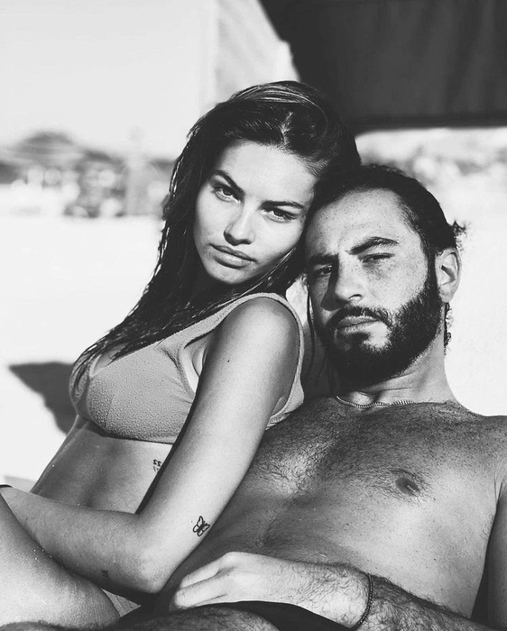 У Атталя много известных персон в родне | Источник: thylaneblondeau / Instagram (деятельность запрещена в РФ)