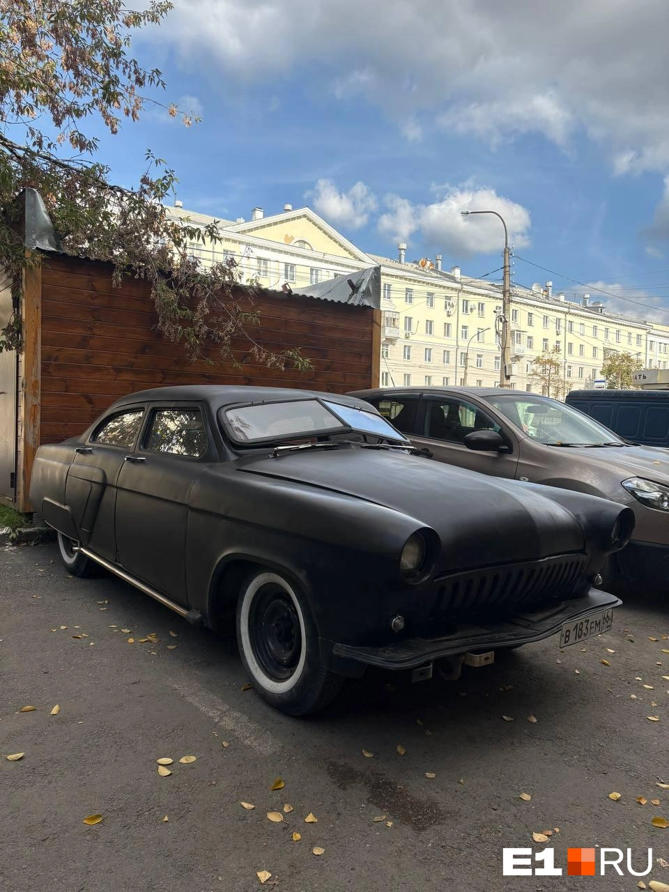 Эта тачка точно выделяется на фоне других авто | Источник: sam_ty_buhanka sam_ty_buhanka