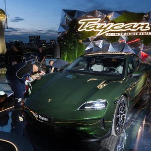 Как прошла презентация электрического Porsche Taycan в Астане