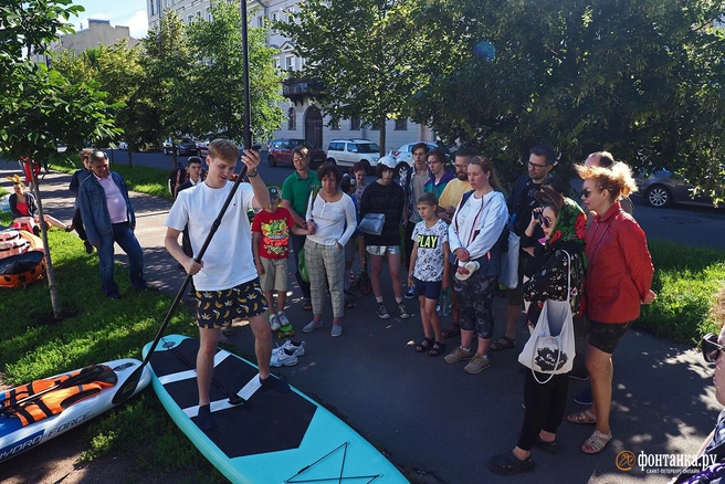 На Пряжку спустили сапы и пятно Горбачёва. В Коломне отметили «День Нептуна» | Источник: Сергей Николаев/«Фонтанка.ру»