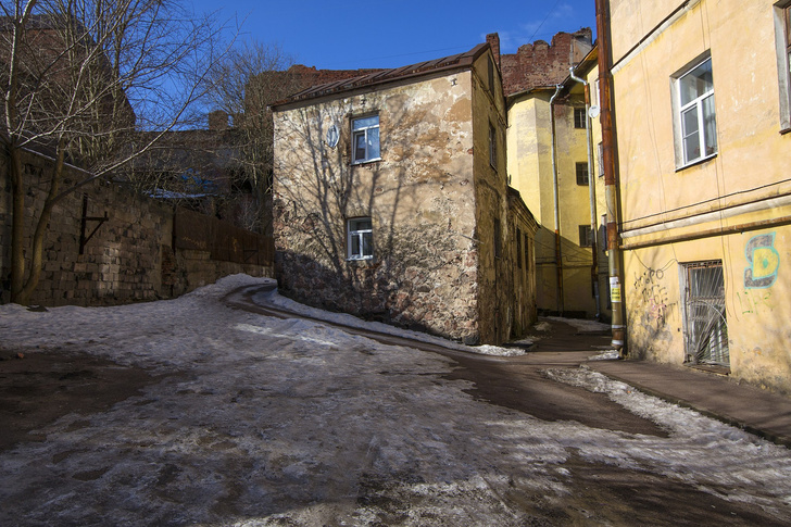 Перенесут на столетия назад: 4 самых старинных домов России, которые сохранились несмотря ни на что