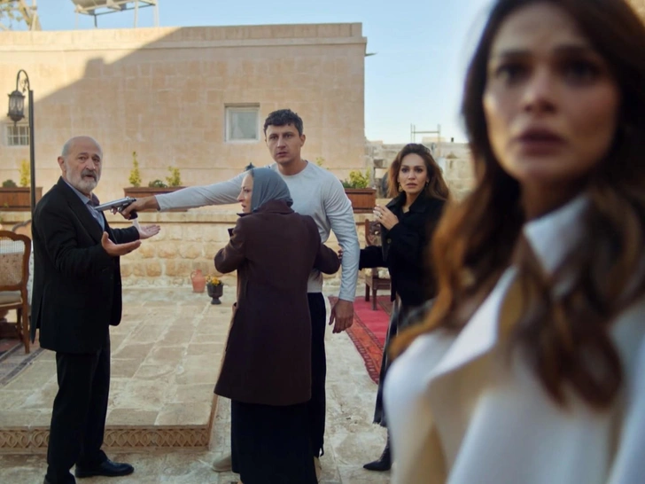 Источник: Кадр из сериала «Далекий город»