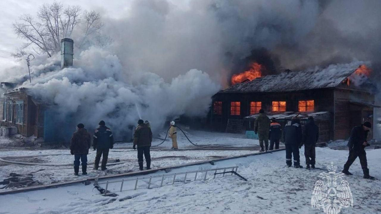 Уголовное дело возбудили следователи из-за пожара в школе в Забайкалье