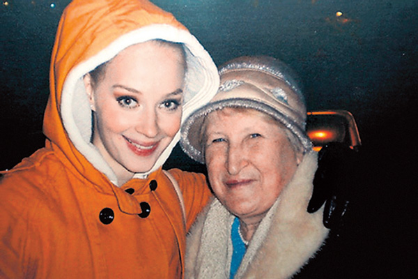Ходченкова обожала бабушку Галю и уверена: та не могла ее обделить