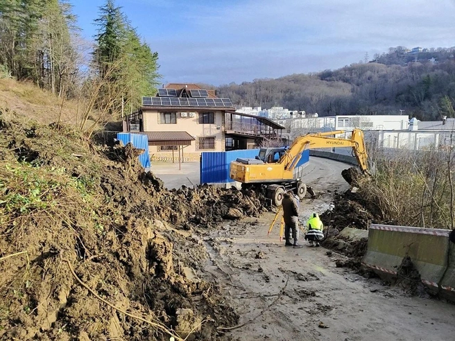 Еще нужно ввезти 500 кубометров грунта | Источник: mcusochi/t.me