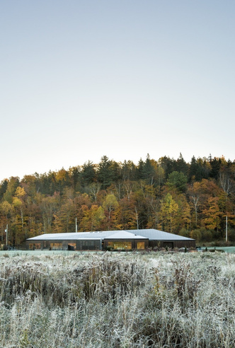 Осенняя соната: дом в поле по проекту Шевалье Моралеса (фото 1.2)