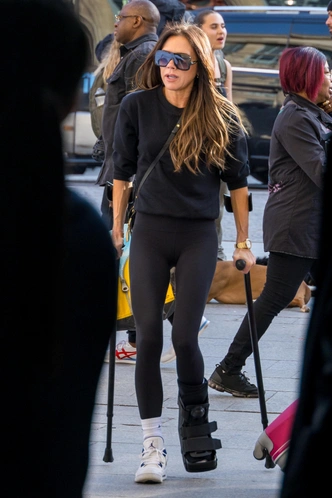 10 главных стайлтриков Виктории Бекхэм: от консервативной миди до смелой игры с цветом