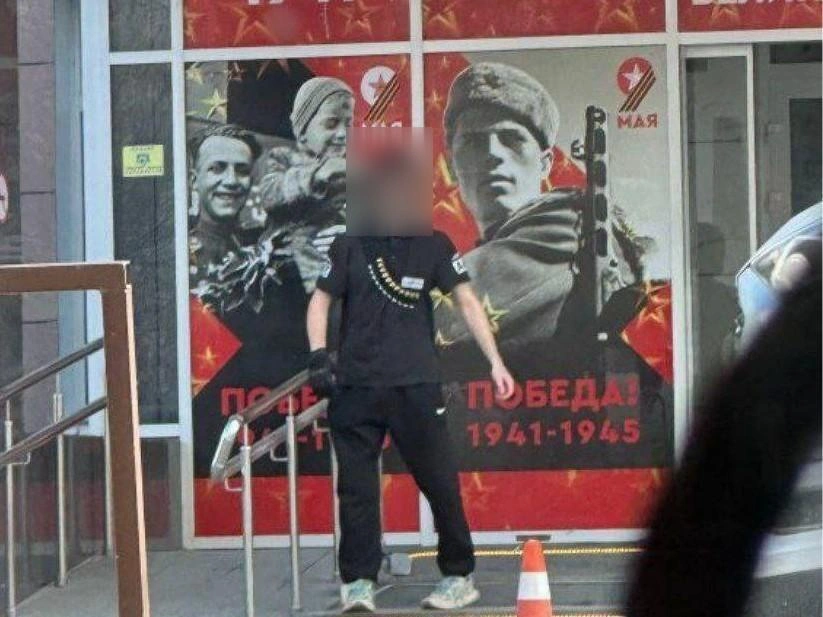 Стрелявший стоял возле главного входа без оружия и ждал, пока его задержат | Источник: 93.RU