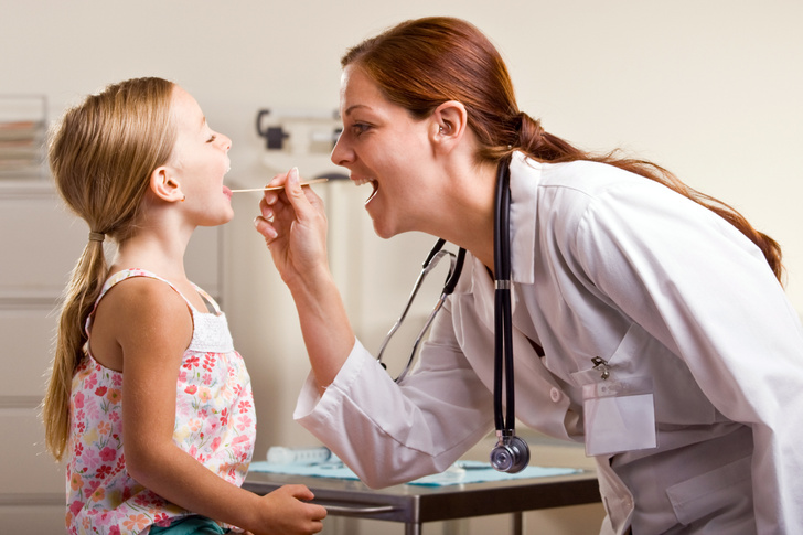 Боль в горле у детей: причины и лечение