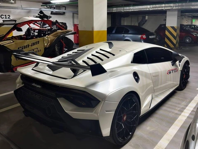 Lamborghini притягивает взгляды | Источник: shashki ekb / t.me