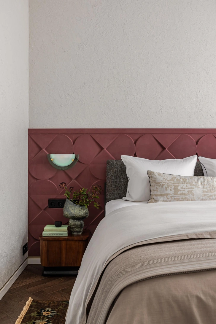 Интерьер недели: квартира 115 м² в Москве, вдохновленная фильмом «Цвет граната» Интерьер недели: квартира 115 м² в Москве, вдохновленная фильмом «Цвет граната»