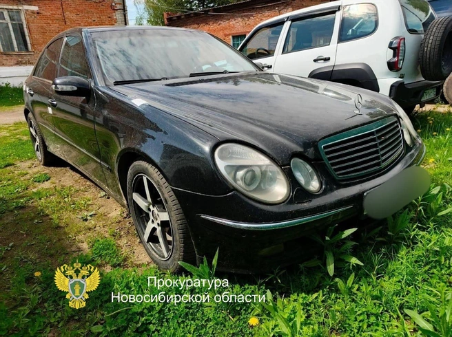 На автомобиль «Мерседес Бенц Е 240» наложили арест | Источник: прокуратура Новосибирской области