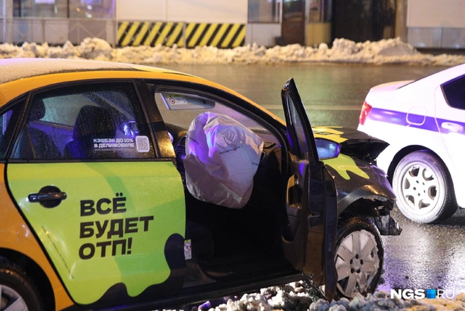 На вид виновнику аварии не более 18 лет | Источник: Андрей Бортко / NGS.ru