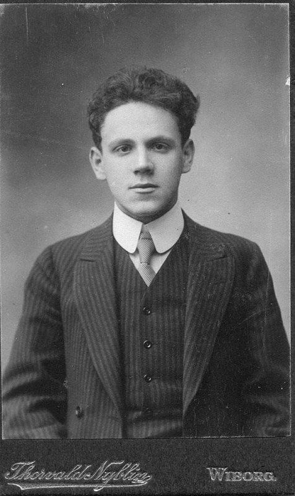 Самуил Маршак в 1911 году | Источник: фотоателье в Выборге / goskatalog.ru