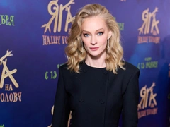 Светлана Ходченкова в черном мини и бриллиантах эффектно появилась на премьере