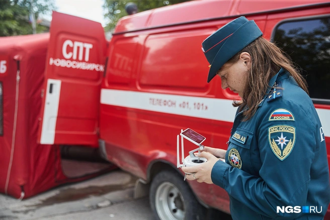 Разбор завалов контролировали в том числе и с высоты | Источник: Александр Ощепков / NGS.ru