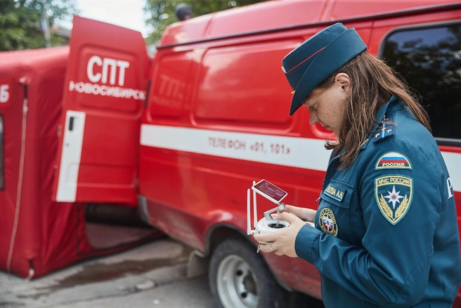 Разбор завалов контролировали в том числе и с высоты | Источник: Александр Ощепков / NGS.ru