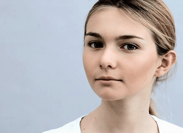 Фото №1 - Beauty-уроки Elle Girl: Как правильно наносить тон