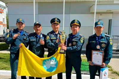 Калмыцкие пожарные взяли бронзу на соревнованиях МЧС