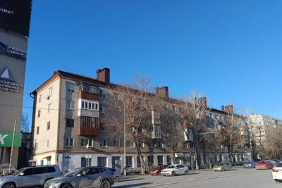 Первый этаж тюменской хрущевки продают за 42,7 млн