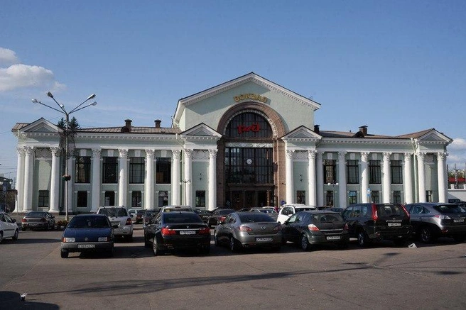 Дрозденко поручил проработать платную парковку для туристов в Ленобласти | Источник: Админка Ленобласти