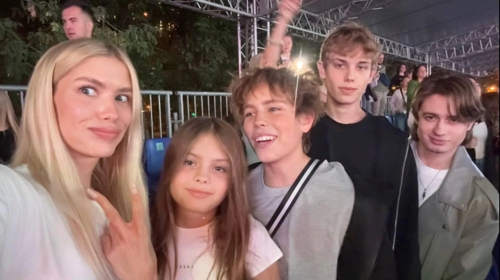 Дети ладят с новым бойфрендом мамы и даже ездили на Бали вместе с ними