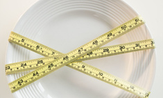 Не в своей тарелке: эксперты анализируют плюсы и минусы самых популярных диет