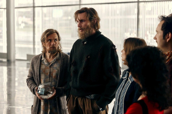 Классические криминальные драмы надоели? Тогда обязательно посмотрите этот сериал | Источник: кадр из сериала «Волшебный участок — 2» (18+), реж. Степан Гордеев, студия Okko, 2025 год