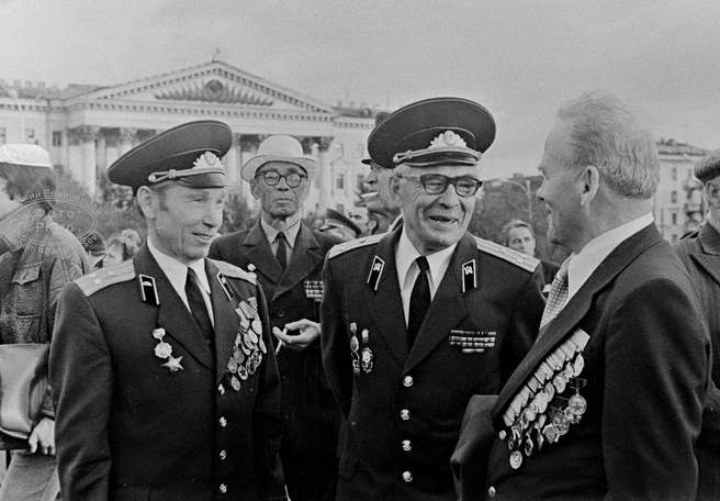 Крайний слева&nbsp;— мой учитель ОБЖ, называвший себя «военруком». | Источник: Евгений Епанчинцев