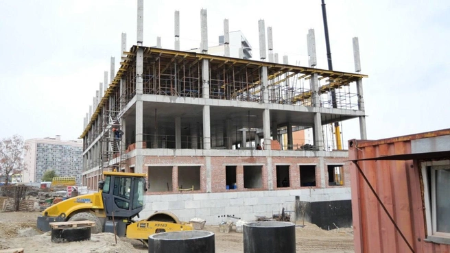 Строительство идет на участке по улице Юрия Ковалёва | Источник: телеграм-канал Владимира Самокиша