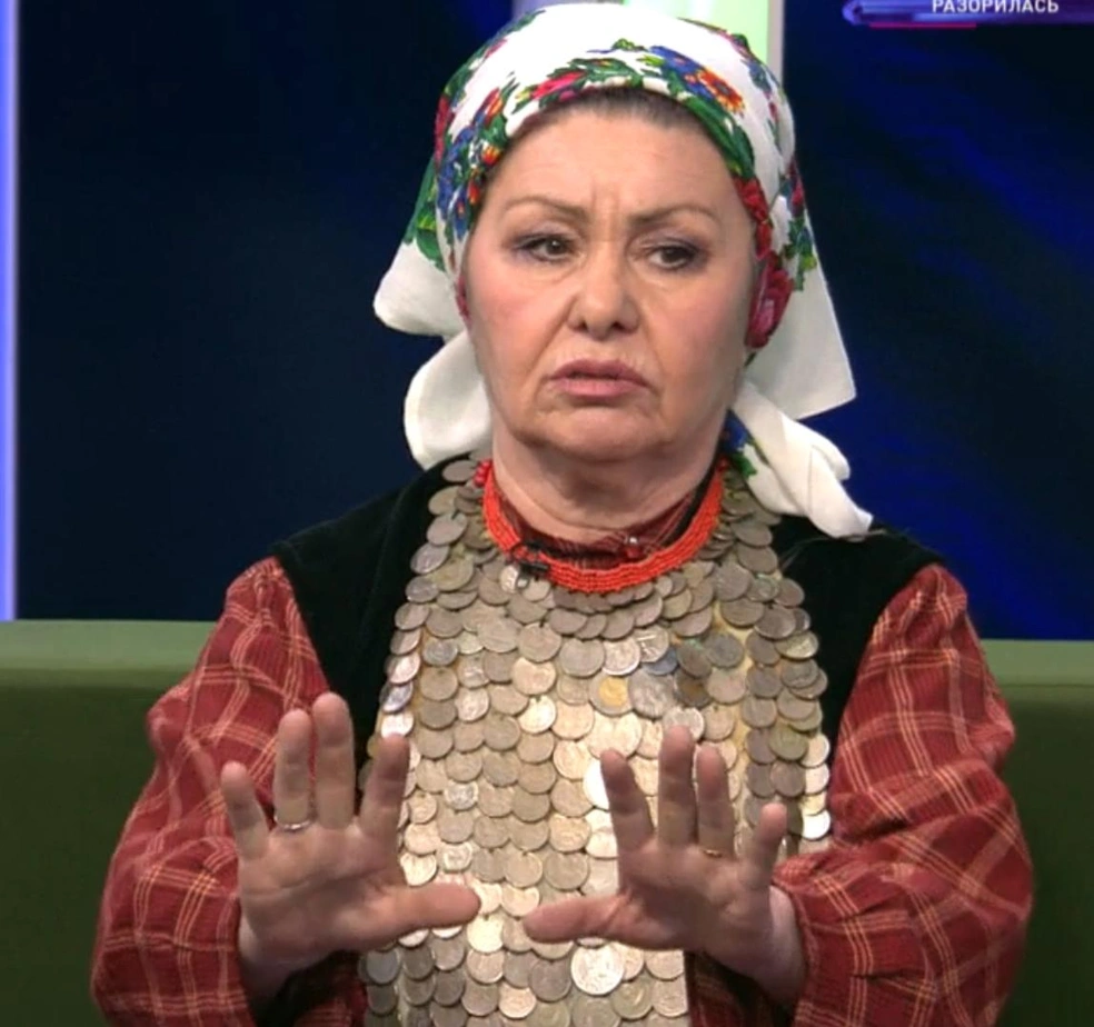 Анна Прокопьева была художественным руководителем «Бурановских бабушек»: подбирала репертуар, репетировала, переводила на удмуртский язык песни, которые группа исполняет до сих пор | Источник: кадр из программы «За гранью», телеканал НТВ, 2022 год