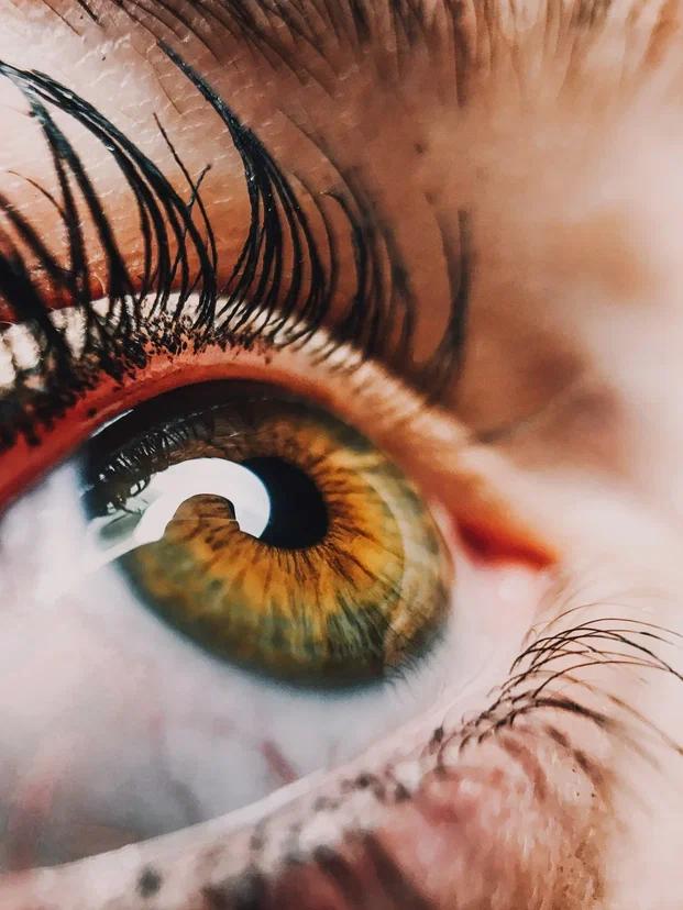 Ученые назвали самый красивый и притягательный цвет глаз — ответ вас удивит