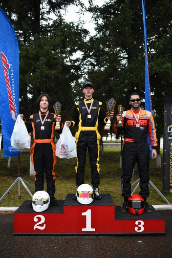 Справа — Гор Испирян | Источник: kartingchita / vk.ru