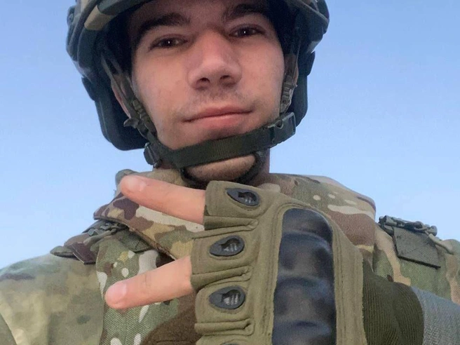 Участник боевых действий Никита Потехин вошел в заполненный газом подъезд и обеспечил эвакуацию трех женщин. | Источник: Никита Потехин