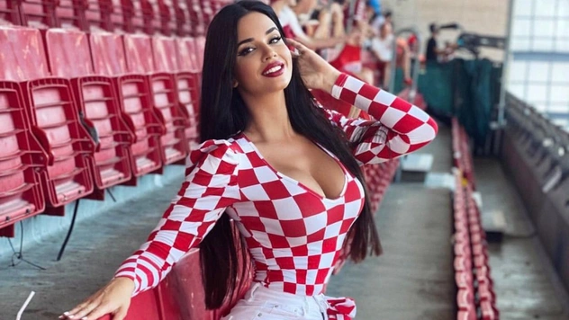 Смотрим на трибуны: горячие болельщицы Евро-2020 (много фото)