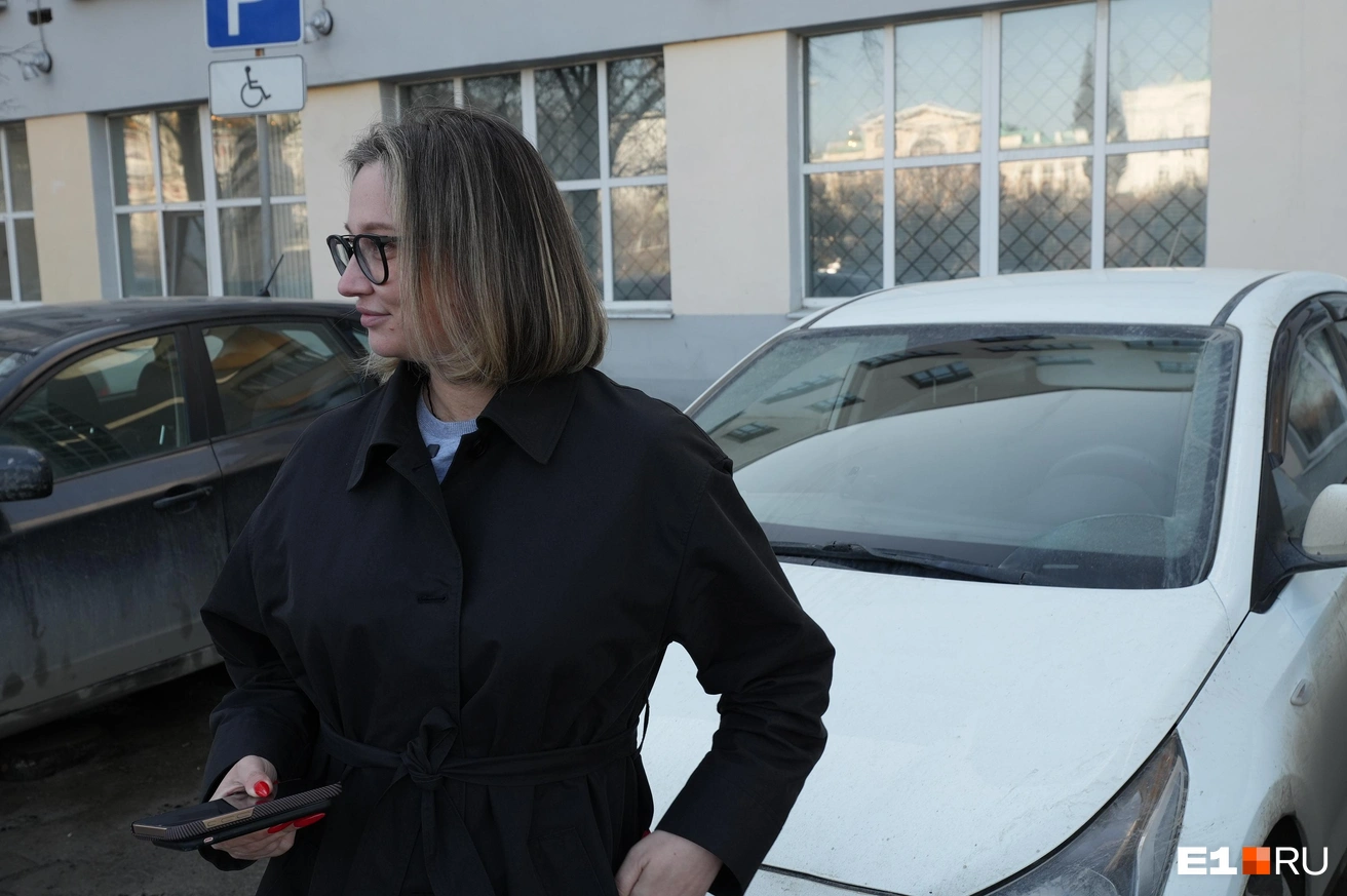 Екатерина борется со стереотипом, что работать таксистом не престижно | Источник: Кирилл Кушнов / E1.RU