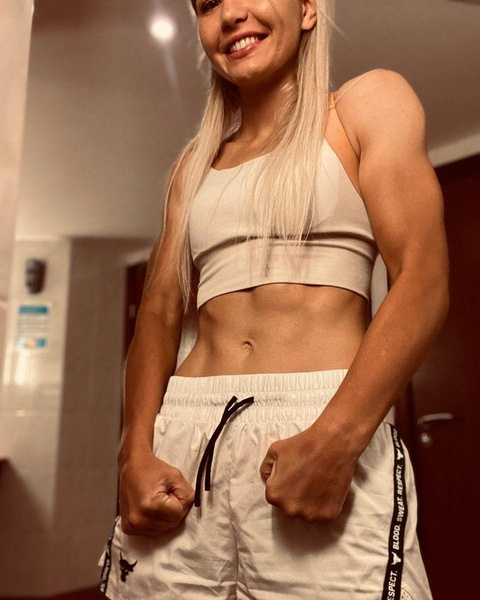 Русская красотка Дарья Железнякова из UFC, которая готова рвать и метать всех (фото спортсменки)