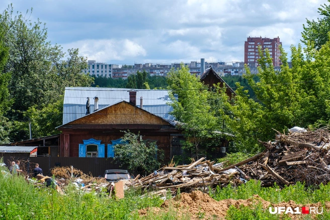 От одного домика остались только деревяшки | Источник: Булат Салихов / UFA1.RU
