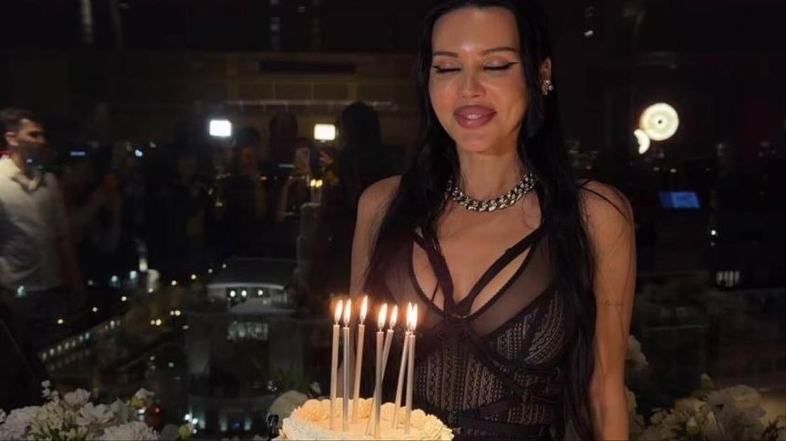 Оксана Самойлова в прозрачном платье отметила 38-летие с мамой: &laquo;Мы избавились от обидчика&raquo;