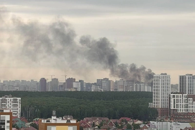 Черный дым над Академическим: причиной стали горящие покрышки