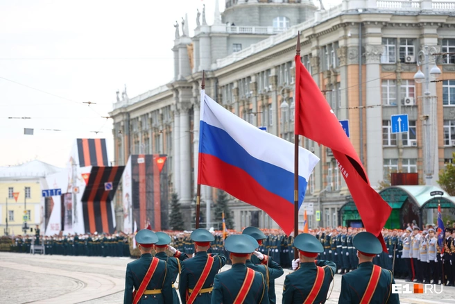 В параде участвовало больше полутора тысяч бойцов | Источник: Владислав Лоншаков / E1.RU