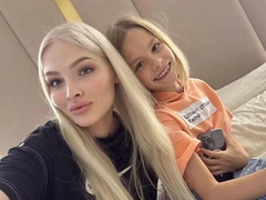 Шишкова призналась, что дочь уже год живет с Тимати и его невестой: «Мне одиноко»
